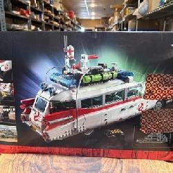 LEGO Icons Ghostbusters ECTO-1 Car Set 10274
