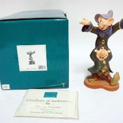 1048	WALT DISNEY CLASSIC COLLECTIONS, SNOW WHITE AND THE SEVEN DWARFS, DOPEY & SNEEZEY *DANCING PARTNERS* APPROXIMATELY  9 IN H