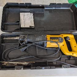 DeWalt DW303 Reciprocating Saw