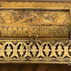 M - ANTIQUE ORNATE BRASS DOUBLE INKWELL (E109)