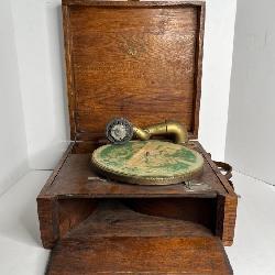 777 - ANTIQUE COLUMBIA GRAFONOLA