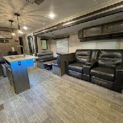 2019 Puma Model 31RLQS. 3 Slide Outs- Electric Tongue Jack & Stabilizer’s