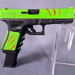 Austria Glock 22 .40 Cal Pistol SN# EZY128US, Extended Mag 