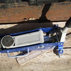 FLOOR JACK 