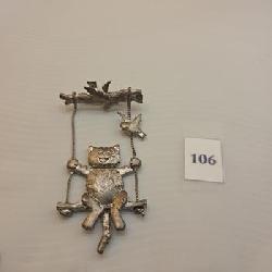 Cat on swing pin