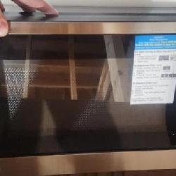 Vissani 21 in. 1.1 cu. ft. 1000-Watt Countertop Microwave 