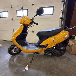 GMW RX-50 Moped - ONLY 61 miles