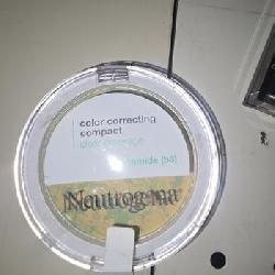Neutrogena Clear Coverage CC Compact - 0.38oz