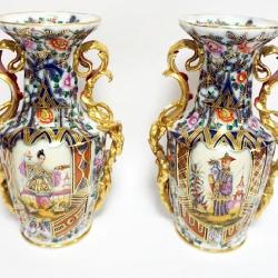 1031	PAIR OF CONTEMPORARY PORCELAIN ASIAN VASE, EACH APPROXIMATELY 16 1/2 IN H