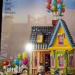 LEGO Disney and Pixar Up House for Disney Movie Fans 43217