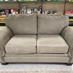 Love Seat ( pre-owned) Very Comfortable