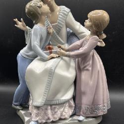 Lladro Porcelain Mother & Children Figurine Family Scene w Box