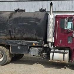 International Tanker Truck 80 Barrel 493,365 Miles
