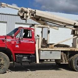 Ford F800 Diesel Crane Truck AT. Has Been Wrecked.