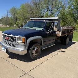 GMC Sierra C3500 HD Truck with Hydraulic Dump
