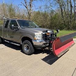 Ford F-250 Super Duty 10 Cylinder Double Cab Truck with Snow Plow