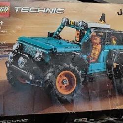 LEGO Technic Jeep Wrangler Rubicon SUV 42227