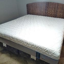 Like New King Size Tempur-Pedic Mattress Set!