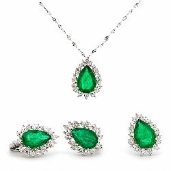 Lot #8235 Emerald and Diamond Suite