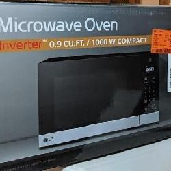 LG NeoChef 0.9 cu. ft. 1000-Watt Countertop Microwave