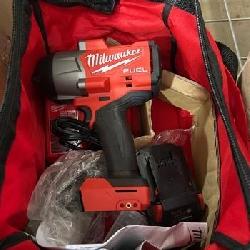 Milwaukee M18 FUEL 18V Lithium-Ion Brushless Cordless 1/2 in. Impact Wrench w/Friction Ring Kit