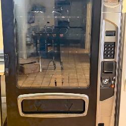 Refrigerated Vending Machine 