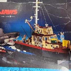 LEGO Ideas Jaws - Diorama Kit and Shark Toy 