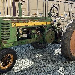 John Deere Model B 