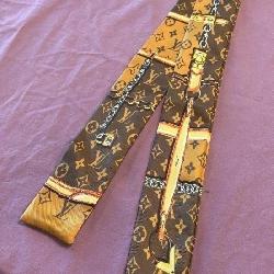 11 - LV MONOGRAM BANDEAU (B210)