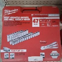 Milwaukee 3/8 in. drive Metric/SAE Mechanics Socket and Ratchet Set 56 pc