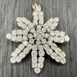 Lot # : 118 - 14K Gold Diamond Starburst Necklace Pendant