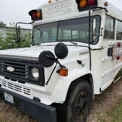 BUS -AMERICAN TRANSPORTATION COMPANY - MODEL SS-29 - MFG. 8/7/90 CAP. 65 - LAST STARTED 18 MONTHS AG