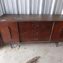   PRIVATE SCHOOL DOWNSIZING/ LIQUIDATION & AN ABANDONED STORAGE UNIT J to P Auctions & Liquidation L