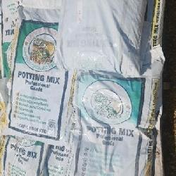 Happy Gardens potting mix 12 bags