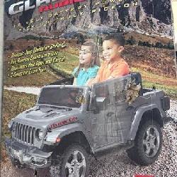 12V Jeep Gladiator Battery Powered Ride-on by Hyper Toys