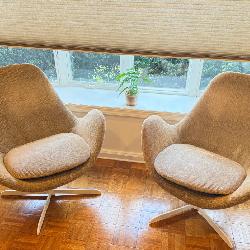 Calligras Swivel Lounge Chairs