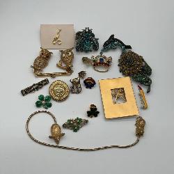 Vintage-Style Costume Jewelry Brooch Assortment
