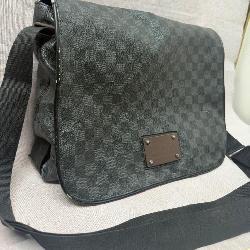 503 - LV CHECKERBOARD SHOULDER BAG (BROKEN ZIPPER)