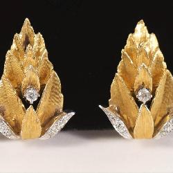 6250057: 18K Gold and Diamond Leaf Form Earclips FJS3