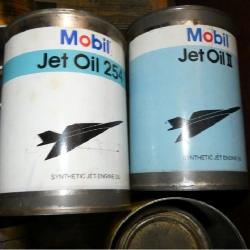 MOBIL JEW OIL CANS 