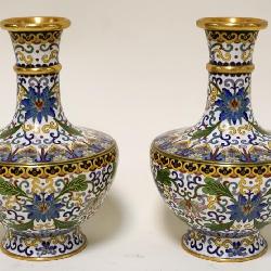 1040	PAIR OF CLOISONNE VASES, APPROXIMATELY 6 1/2 IN HIGH