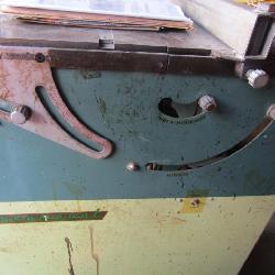 Paramount Woodworker , works and comes with original paperwork and all extra amenities