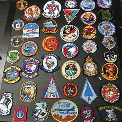 W - LOT OF COLLECTIBLE PATCHES (L37)